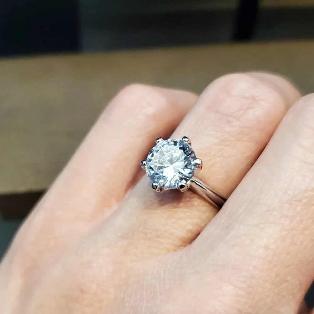 Size 6.5 925 Sterling Silver Brilliant Single Round Cubic Zirconia Ring - Picture 3 of 8